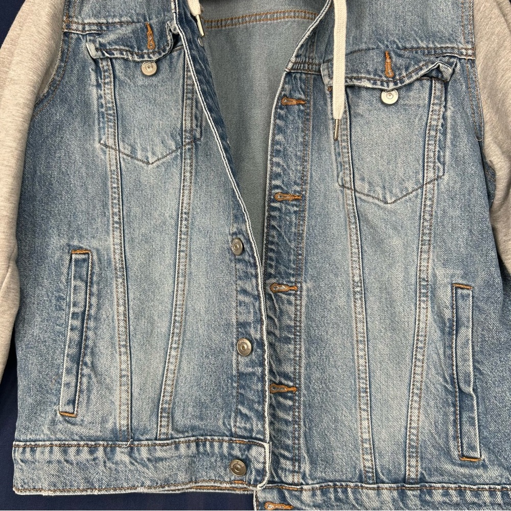 H&M Men's Blue Denim Classic Jean Jacket Size Medium - Picture 2 of 15